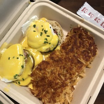 Bea Bea's - Eggs Benedict with hash brown - Coffee & Tea Near Me - Burbank, California