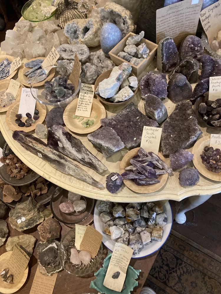 ZOE’S CLOTHING EXCHANGE Updated September 2024 20 Photos & 24