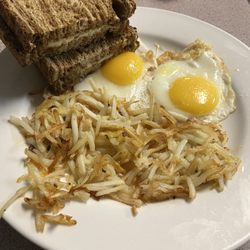 Clear Spring Country Diner - Eggs, Hashbrowns, rye toast