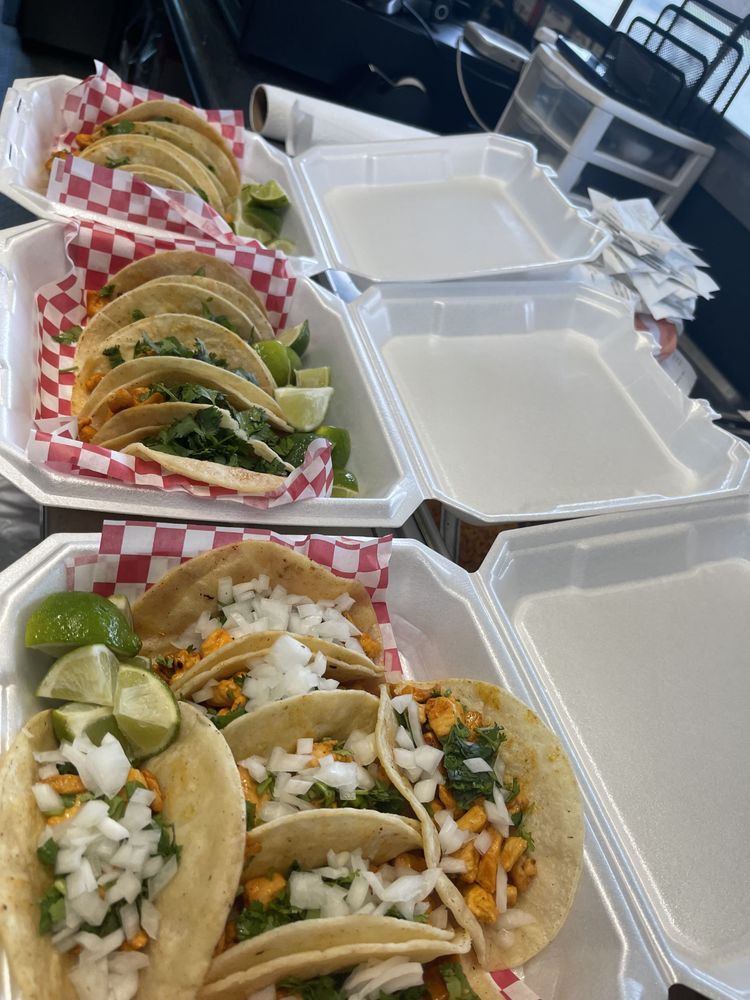 Mr Taco’s Food Truck Logo