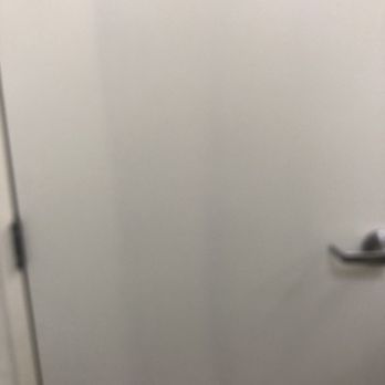 Hampton Inn Covington - Back of door not painted fully - Hotels Near Me - Covington, Louisiana