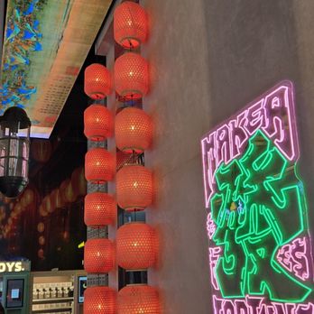 LIC Food Hall - Lanterns - Food Court Near Me - Queens, New York