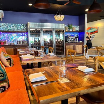 Square Grouper - Islamorada - Interior - Seafood Near Me - Islamorada, Florida Square Grouper - Islamorada - Interior - Seafood Near Me - Islamorada, Florida