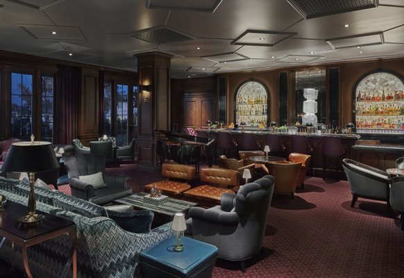 The Manor Bar by null