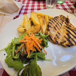 Trattoria Pallottino - Chicken and potatoes