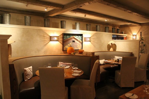 Four Columns Inn & 1832 Tavern by null