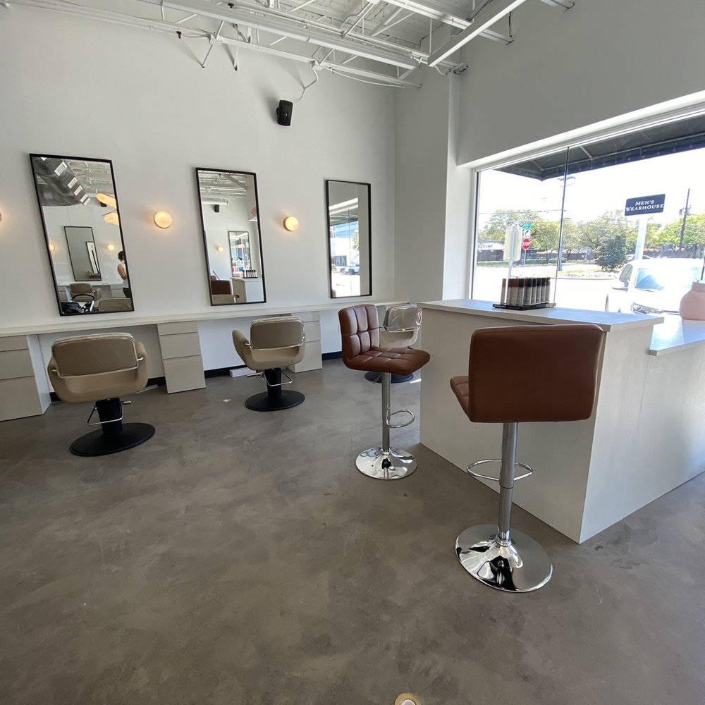 Mere Salon - Mere's front desk and styling stations during covid 19, empty. - Hair Salons Near Me - Dallas, Texas Mere Salon - Mere's front desk and styling stations during covid 19, empty. - Hair Salons Near Me - Dallas, Texas