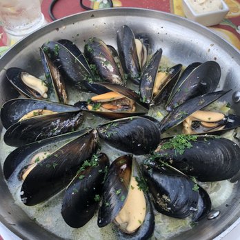 Bistro Moulin - Huge mussels - Wine Bars Near Me - Monterey, California