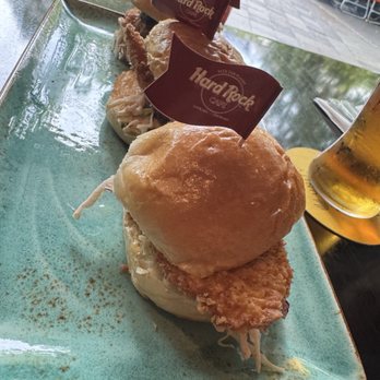 Hard Rock Cafe - Fried chicken sliders - American Near Me - Berlin, BE