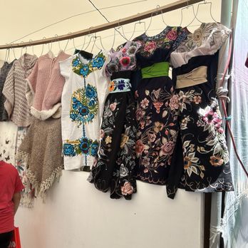 Mercado de Xochimilco - Beautiful clothes - Farmers Market Near Me - México, D.F., DIF Mercado de Xochimilco - Beautiful clothes - Farmers Market Near Me - México, D.F., DIF