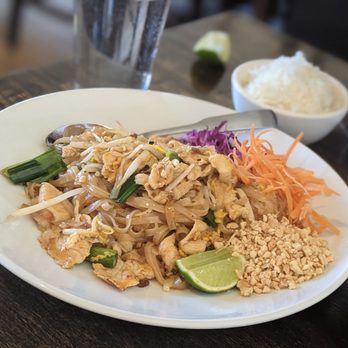 Thai On Canyon - Pad thai with chicken - Thai Near Me - Santa Fe, New Mexico
