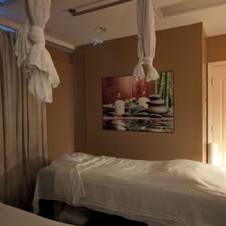 Amazing Thai Massage & Spa - Other view of couples massage room