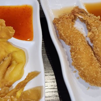 Sushi Queen - Crab rangoon and tempura shrimp - Sushi Bars Near Me - Tonawanda, New York Sushi Queen - Crab rangoon and tempura shrimp - Sushi Bars Near Me - Tonawanda, New York