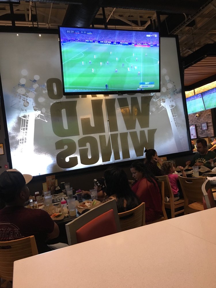 BUFFALO WILD WINGS Updated September 2024 Carretera QueretaroSan Luis Potosi 671, Santiago