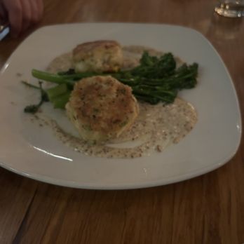 Eighty Acres Kitchen & Bar - Crab cakes - Bars Near Me - Pittsburgh, Pennsylvania Eighty Acres Kitchen & Bar - Crab cakes - Bars Near Me - Pittsburgh, Pennsylvania