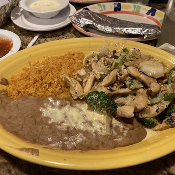 Mi Pueblo Mexican Grill - Pollo la Crema - Mexican Near Me - Clemmons, North Carolina