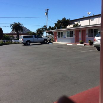 Sundown Inn - The parking area. Clean and uncluttered. - Hotels Near Me - Morro Bay, California Sundown Inn - The parking area. Clean and uncluttered. - Hotels Near Me - Morro Bay, California