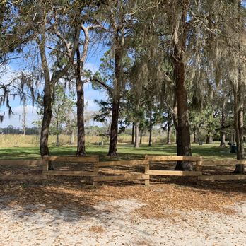 Lake Park - Feb 2020: a covered picnic table area - Parks Near Me - Lutz, Florida