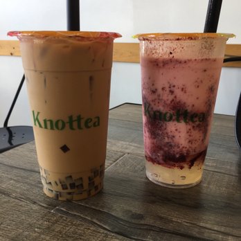 Knottea Cafe House - Knottea Americano with coffee jelly (foreground) and Strawberry Cloud with lychee jelly - Coffee & Tea Near Me - Stanton, California