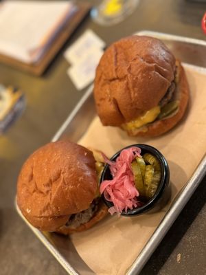 Avenue American Bistro by null