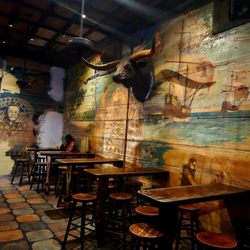 The Bull & Whistle Bar - Not many people there are the time we were there