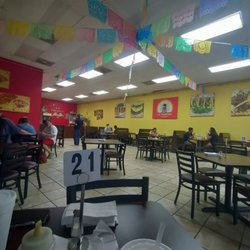 La Taquiza - Dining area