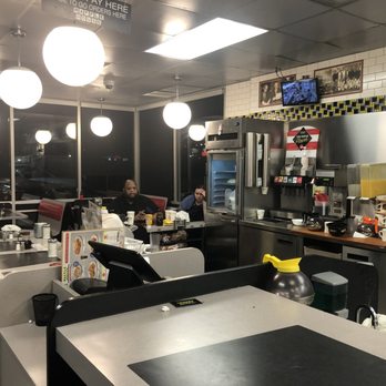 Waffle House - a view of the kitchen - Breakfast & Brunch Near Me - Nashville, Tennessee Waffle House - a view of the kitchen - Breakfast & Brunch Near Me - Nashville, Tennessee