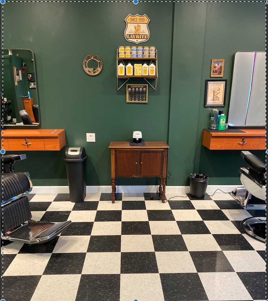 The Barber Parlour at Edison Park Logo