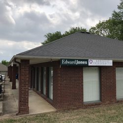 Amethyst Chiropractic - View of Amethyst Chiropractic from J street.