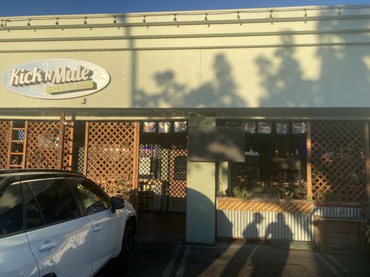 Kick'n Mule Restaurant and Sports Bar by null