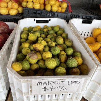 Main Squeeze Market - Farmers Market Near Me - Lemon Cove, California