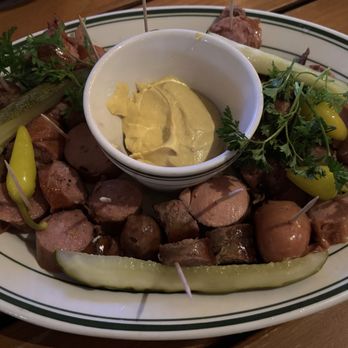 Red Lion Tavern - Sausage Platter ($19): 3 large German sausages (bratwurst, knackwurst, & smoked bockwurst) served with pickles, peppers, and mustard. - Pubs Near Me - Los Angeles, California