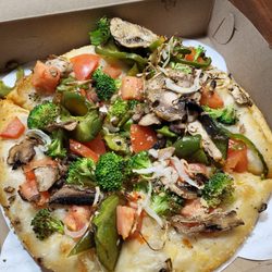 Daryl's Pizzeria - Salad pizza delish