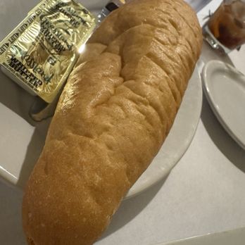 Roberto's River Road Restaurant - Yummy bread - Cajun/Creole Near Me - Sunshine, Louisiana Roberto's River Road Restaurant - Yummy bread - Cajun/Creole Near Me - Sunshine, Louisiana