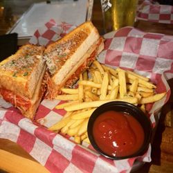 Hop House Tennessee Taps - Spaghetti grilled cheese