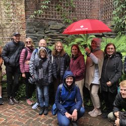 Toonie Tours - Rainy day walking tour in Victoria