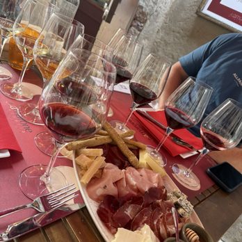 All'Amarone Wine Tasting - Amarone flight & white and red flight. Also- their supreme meats and cheese board. - Wine Bars Near Me - Venezia, VE