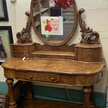 Horner’s On The Square - Antiques Near Me - Uvalde, Texas Horner’s On The Square - Antiques Near Me - Uvalde, Texas