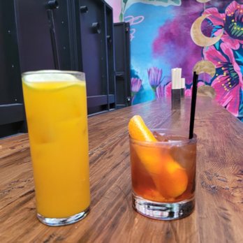 Graffiti Bar - Summer in Okinawa and Hashi Old Fashioned - Lounges Near Me - Philadelphia, Pennsylvania Graffiti Bar - Summer in Okinawa and Hashi Old Fashioned - Lounges Near Me - Philadelphia, Pennsylvania