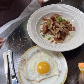 Hotel Greene - Brunch special - Mini Golf Near Me - Richmond, Virginia