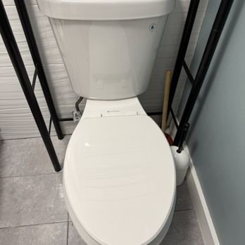 Fabregas Plumbing - New toilet - Plumbing Near Me - Miami, Florida Fabregas Plumbing - New toilet - Plumbing Near Me - Miami, Florida