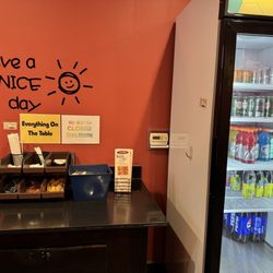 Hunan Cafe - Condiment stand and cooler