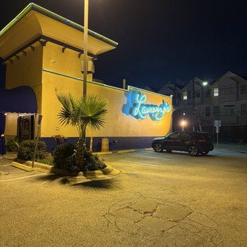 Laurenzo's Restaurant - Front of restaurant - Steakhouses Near Me - Houston, Texas