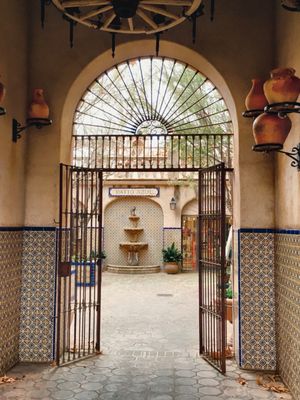 Tlaquepaque Arts & Shopping Village by null