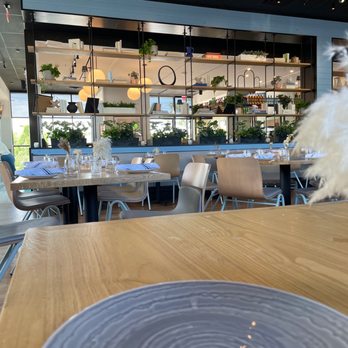 Bluebird Kitchen - Interior - Cocktail Bars Near Me - Bellmore, New York