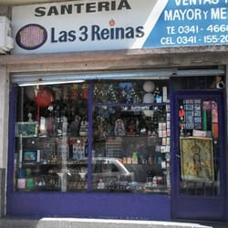 Santería Las 3 Reinas - El frente de la santería.