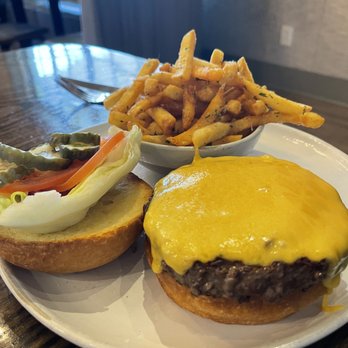Solbar - Cheeseburger and truffle fries - New American Near Me - Calistoga, California Solbar - Cheeseburger and truffle fries - New American Near Me - Calistoga, California