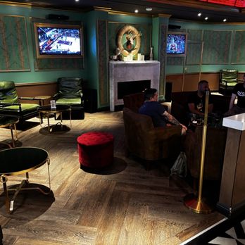Rock & Reilly's - Lounge area (21 and up) - Irish Pub Near Me - Canoga Park, California Rock & Reilly's - Lounge area (21 and up) - Irish Pub Near Me - Canoga Park, California