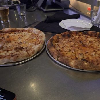 Yard House - Buffalo BBQ Chicken Pizza Recook! - Bars Near Me - Raleigh, North Carolina Yard House - Buffalo BBQ Chicken Pizza Recook! - Bars Near Me - Raleigh, North Carolina