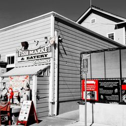 Phil's Fish Market & Eatery - ENTRANCE